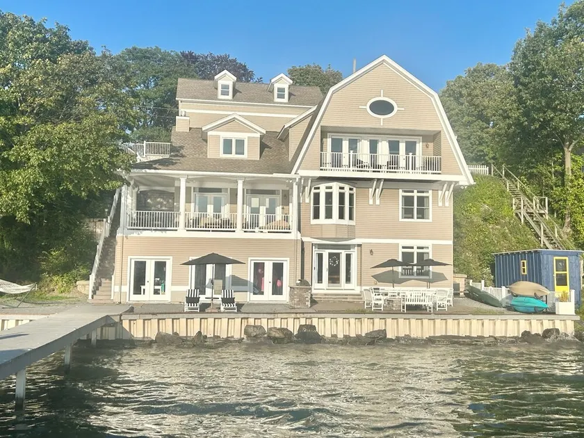 Your dream vacation on gorgeous Seneca Lake!! Luxury lakeside living! - Image 1