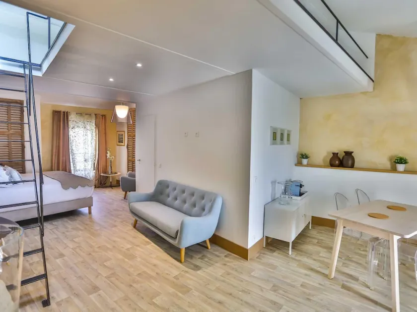 Apartment Echelle Gordes - Image 1