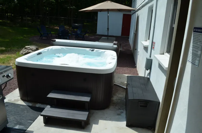 Hot Tub, Firepit, Fireplaces, Grill & Game Room - Image 1