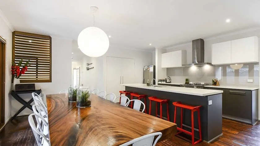 LUXE Beach House House - Image 1