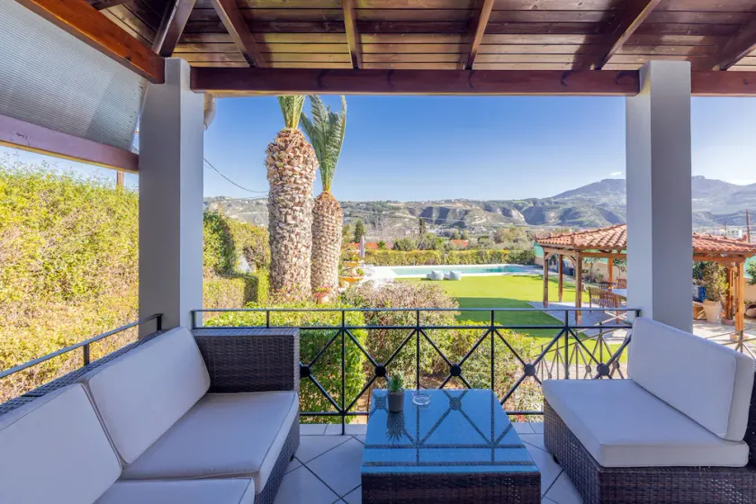 Luxury Garden Villa - Elegant rural retreat, heated pool - Image 1