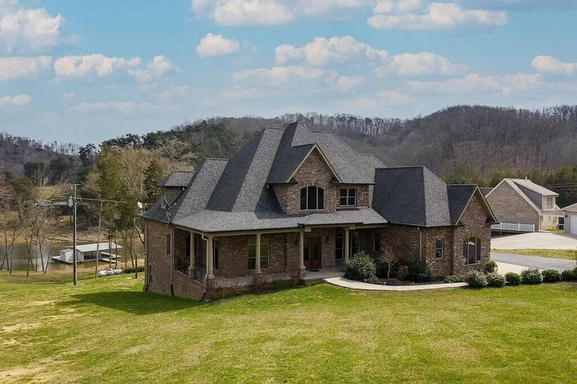 Grace Filled Homes' Super Easy & Gentle Slope to your Private Dock - Image 1