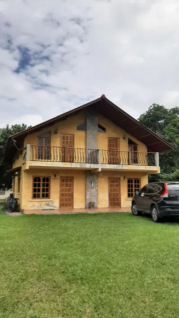 COUNTRY HOUSE - Image 1