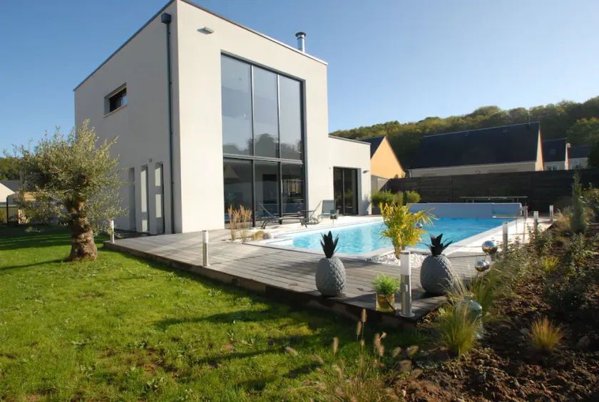 MODERNE HIGH-END-VILLA MIT PRIVATEM POOL IM HERZEN VON OMAHA BEACH - Image 1
