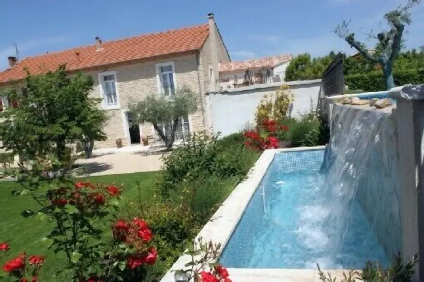 Gite de charme avec piscine a debordement dans mas provencal - Image 1