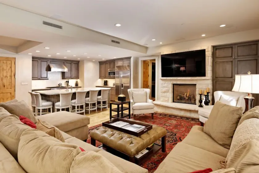 Obermeyer Place Unit 102 Park, Expansive Luxury Condo Walking Distance to Gondola & Restaurants - Image 1