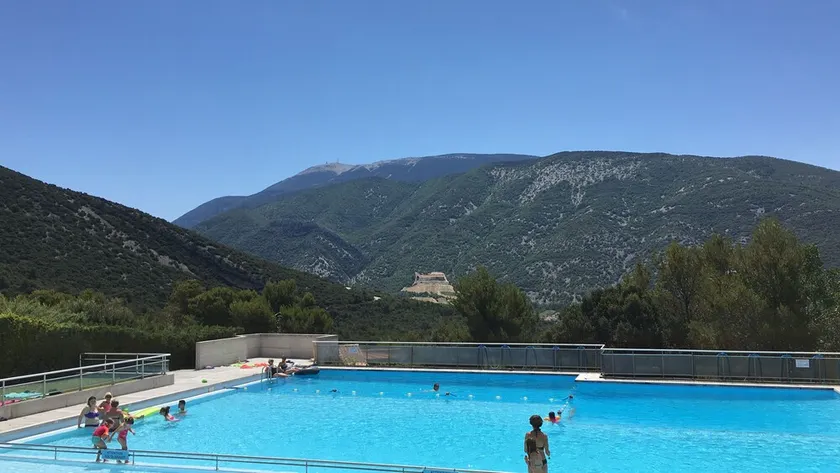 Bastidon, swimming pool med en fantastisk udsigt over Mont Ventoux - Image 1