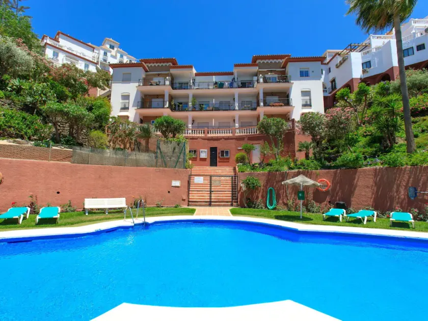 Agréable appartement pour 2 personnes avec climatisation, piscine, WIFI, TV, patio et animaux admis - Image 1