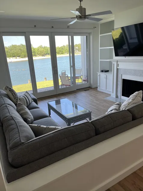 Sensational, newly remodeled waterfront Greenport condo - Image 1