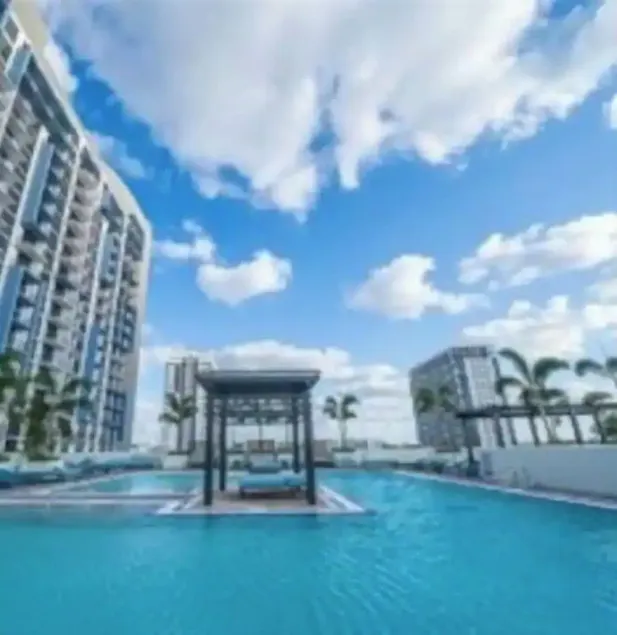 Beautiful and Stylish Condo Close The Doral Park - Image 1