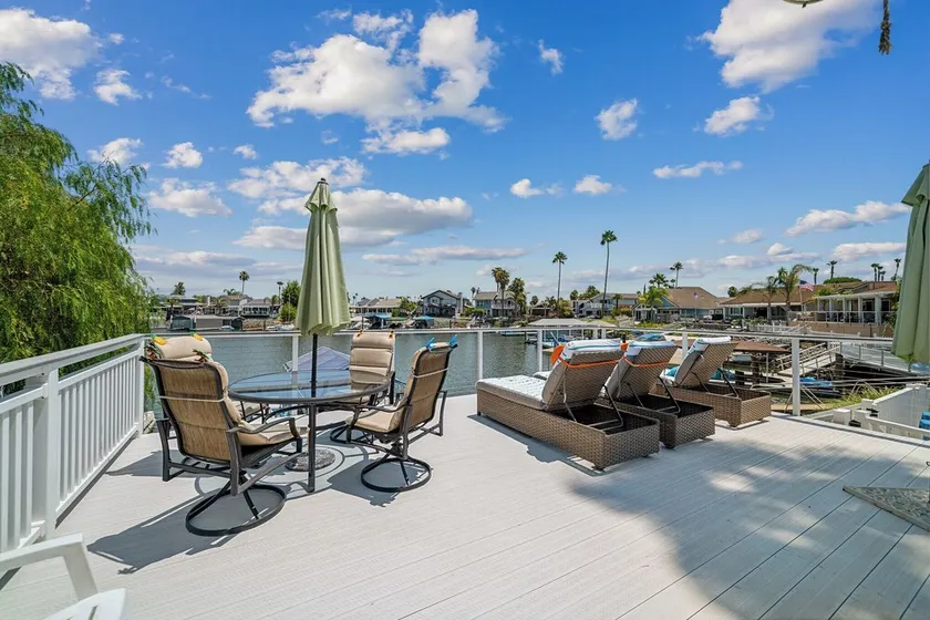 Private Bay Mins to Fast Water! Spa! - Image 1