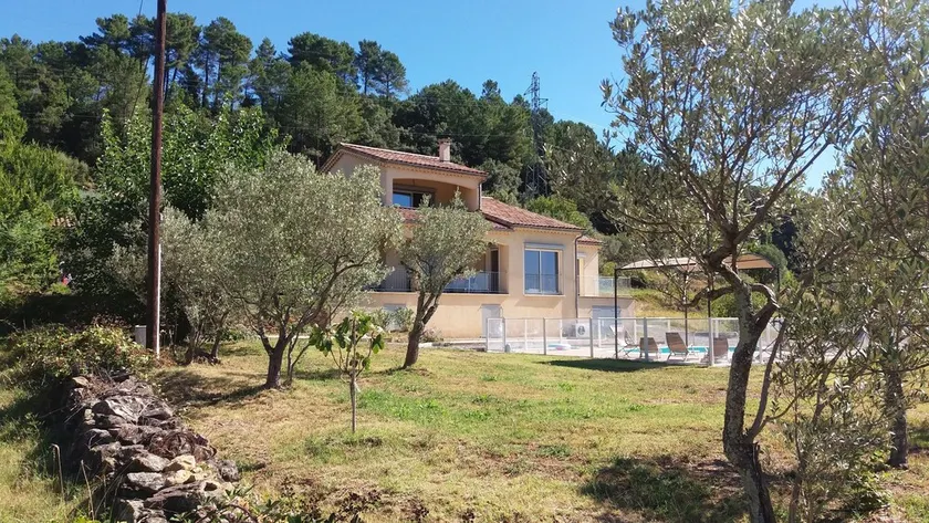 Vermietung einer Villa mit privatem Pool auf dem Land. - Image 1