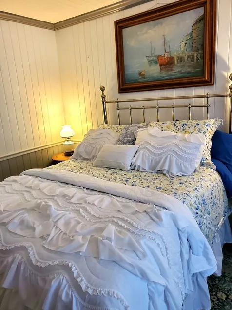 Blue Fields Room in Cascade Inn at Fall Creek Falls - Image 1