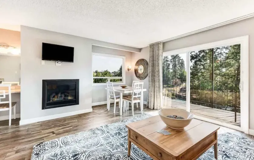 Riverfront Condo with Amazing View - Downtown Bend - Image 1