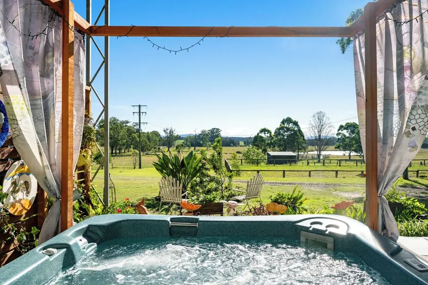 The Studio Retreat perfect for a quiet romantic break. Pet friendly, hot tub. - Image 1