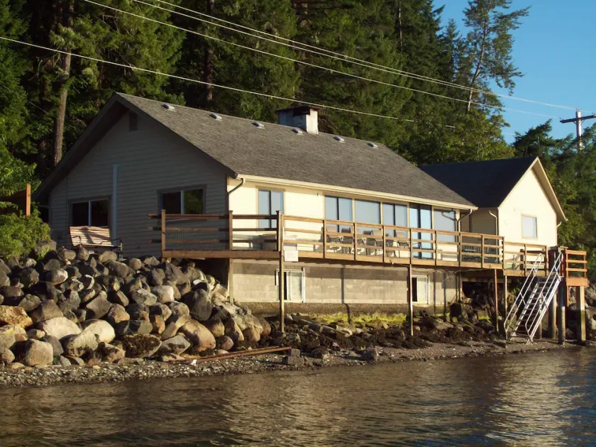 Epic Views! Waterfront near Alderbrook. Union City Beach House at Hood Canal - Image 1