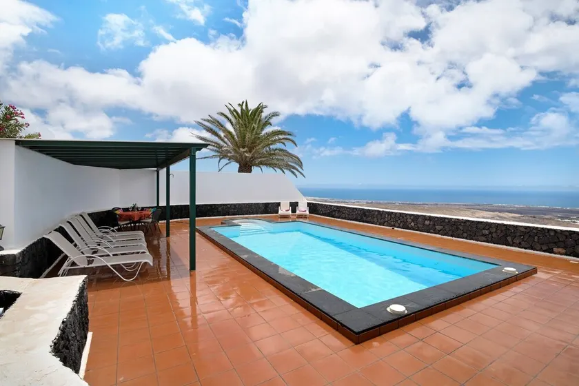 Ferienwohnung \"La Vega de Lanzarote 3\" mit Meerblick, Pool und WLAN - Image 1