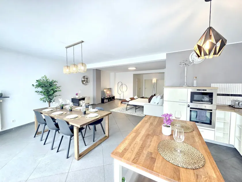 Well-Appointed 2BR flat with terrace&parking-HOL127 - Image 1