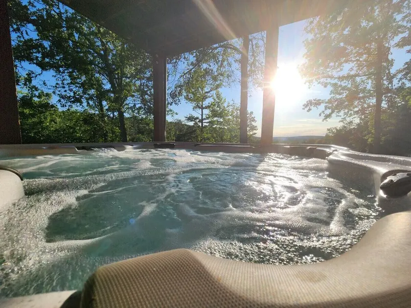 Near Lake/River ~ Hot Tub! - Image 1