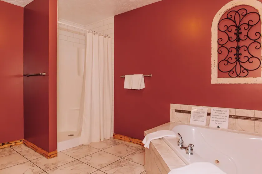 The Hideaway Suite: Cozy, Lodge Suite in Amish Country, Ohio - Image 1