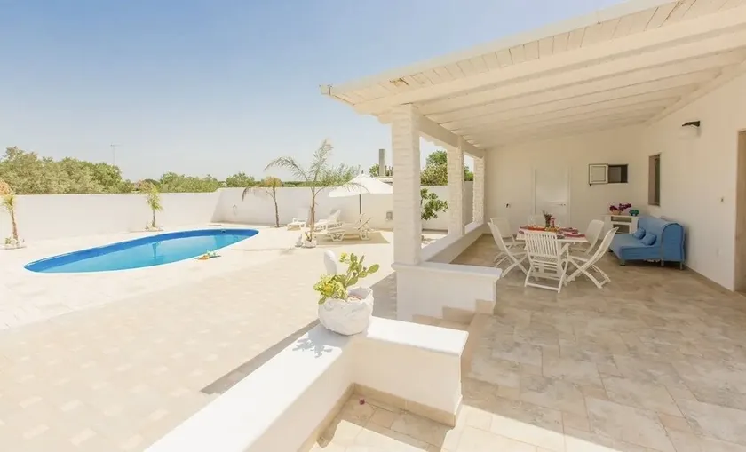 Swan villa with private pool, absolute privacy - Image 1