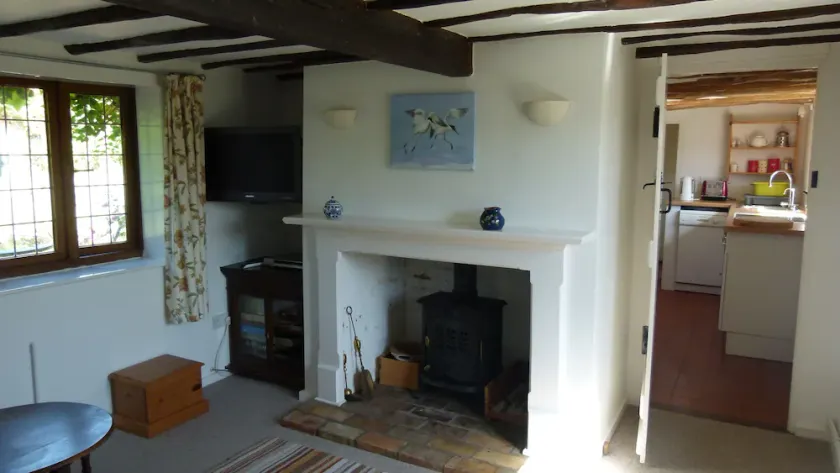 300 year old Cottage in Sibton Green - Image 1