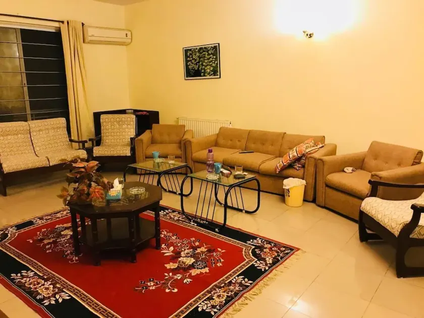 Global travelers house - Image 1