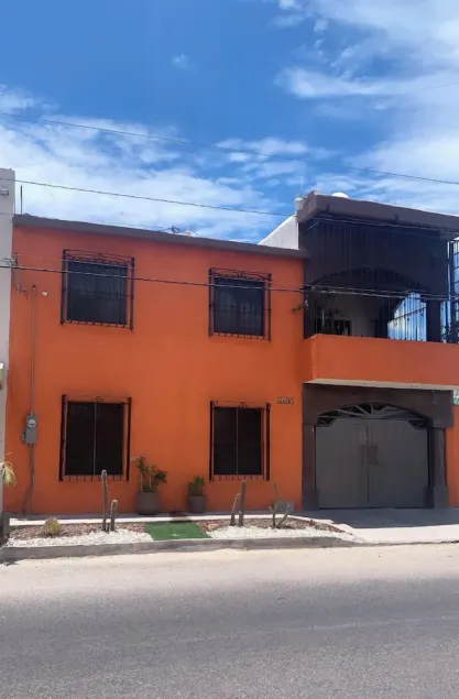 Casa Naranja - Image 1