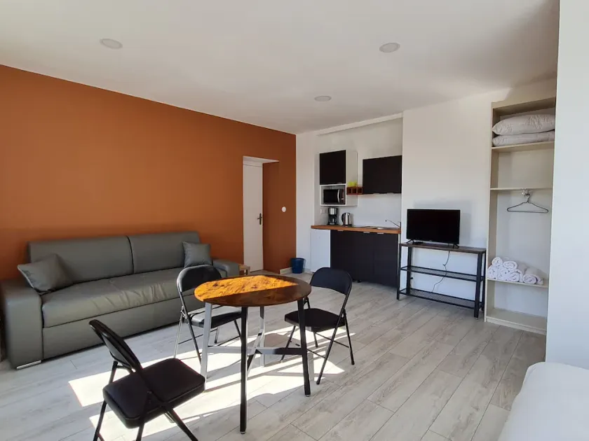 Bright 2-4 pers. loft with terrace and on-site restaurant - Image 1
