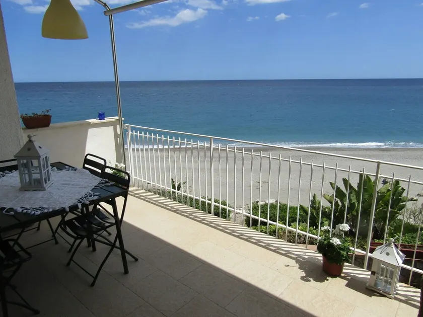 Family friendly and romantic apartment on the beach near Taormina - Image 1