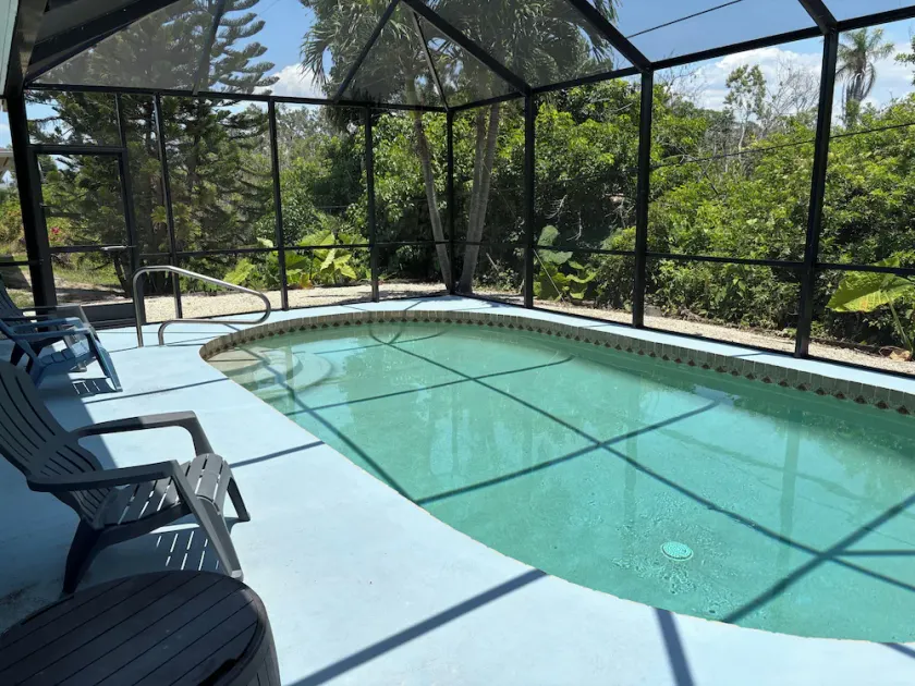 Maison de piscine 4 chambres à proximité des plages - Image 1