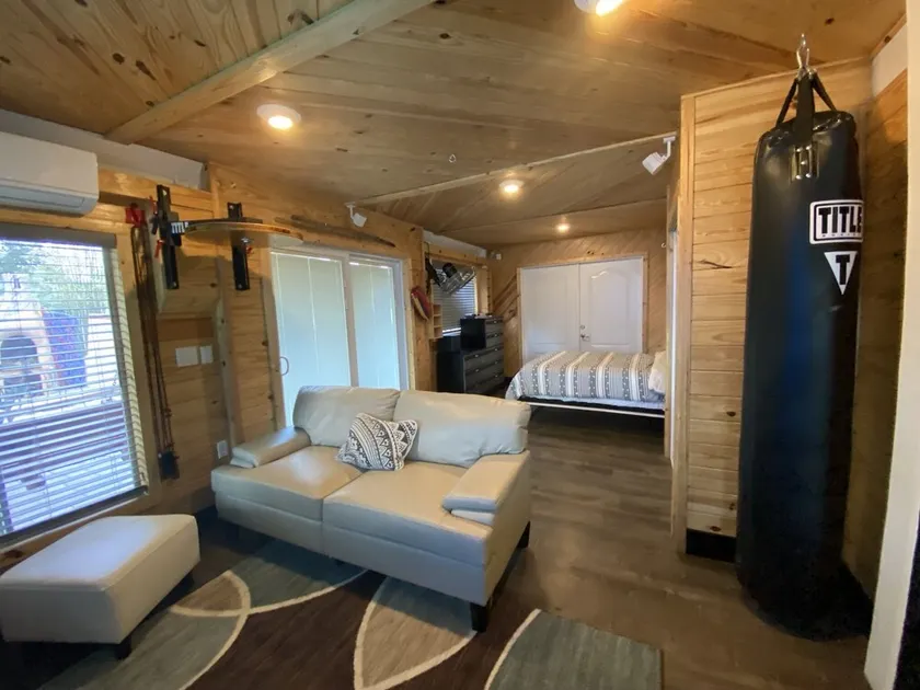 Beautiful Cabin Style Studio Surrounded By Nature - Image 1