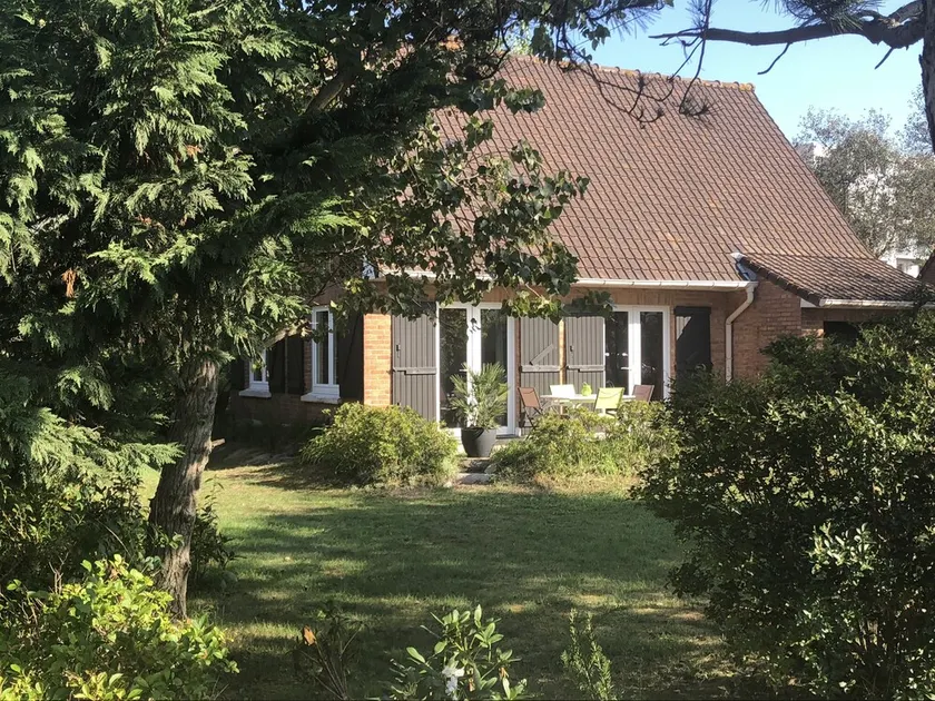 PRETTY VILLA 50 METRES FROM THE BEACH AND DUNES - Image 1