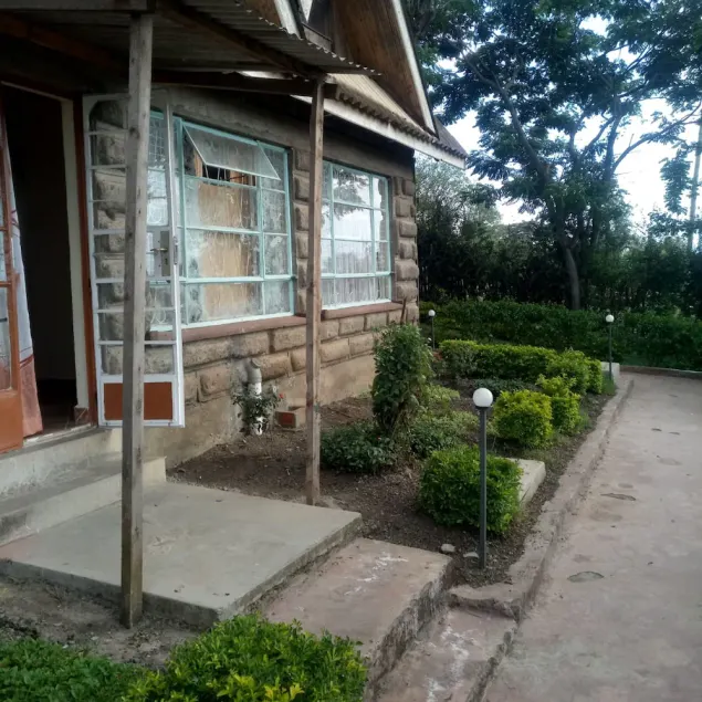 Hudson's Sports Bar and Restaurant - Image 1