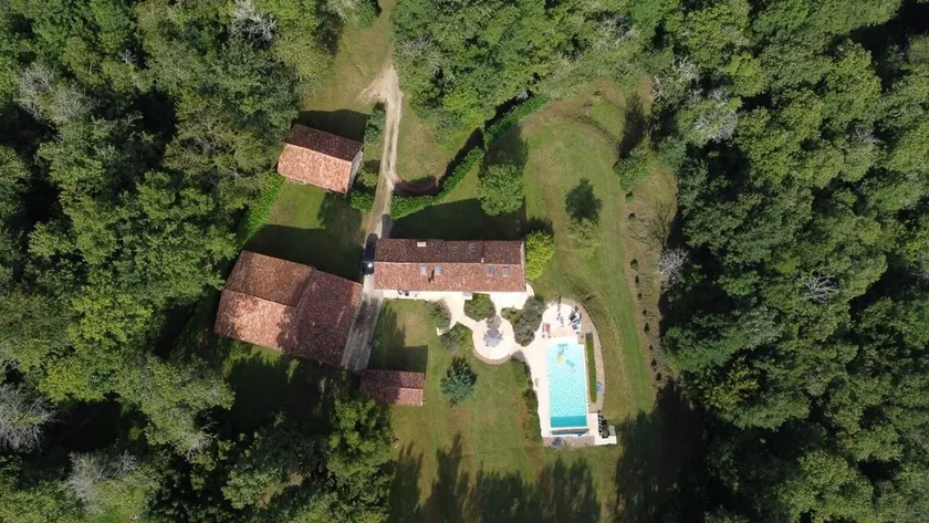 Superb Traditional Stone Farmhouse dating from the 16th Century - Image 1
