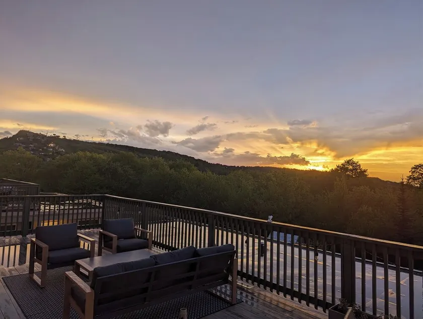 Slopes View! Large Deck/Heated Pool/Hot Tub/Fitness/Sauna/Steam! 2BD/2BA+SofaBed - Image 1