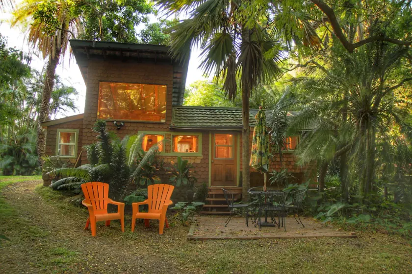 Adorable maison en pain d'épice des années 1930 ... permise! - Image 1