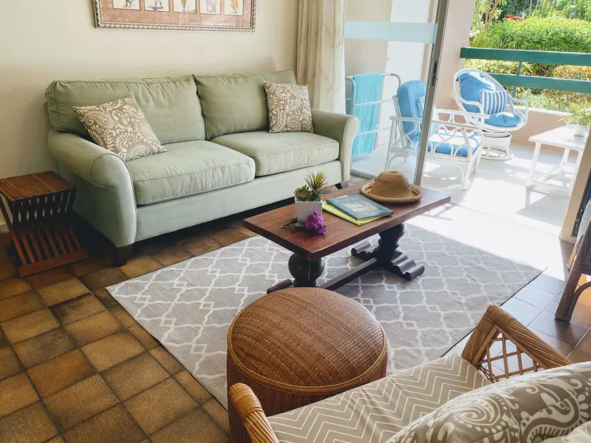 Ideally located Two Bedroom Apartment close to beach - Image 1
