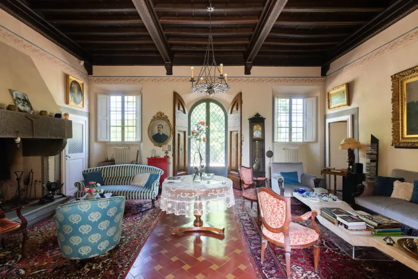 Luxury Suite in Renaissance Villa - Image 1