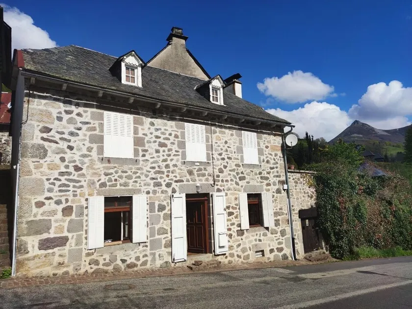 Authentic house a few steps from hiking trails and ski slopes - Image 1