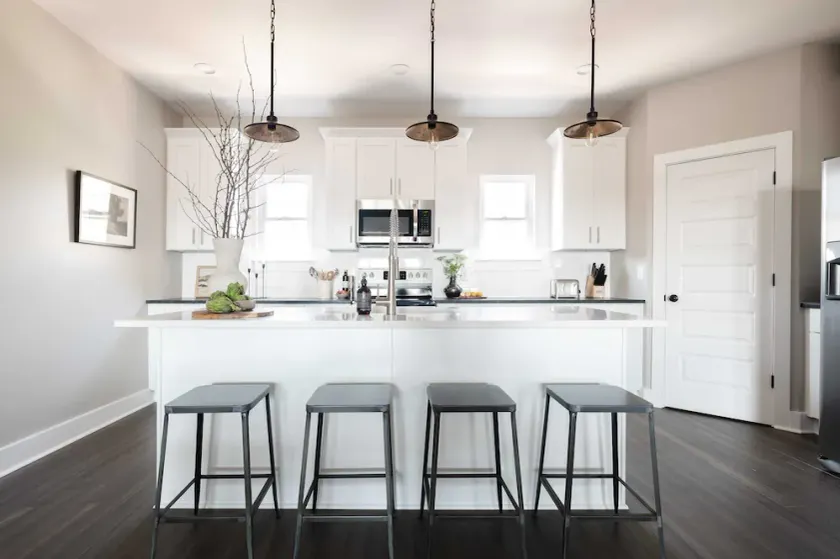 Chesney by Avantstay Contemporary East Nashville Flat w/ Southern Flare - Image 1