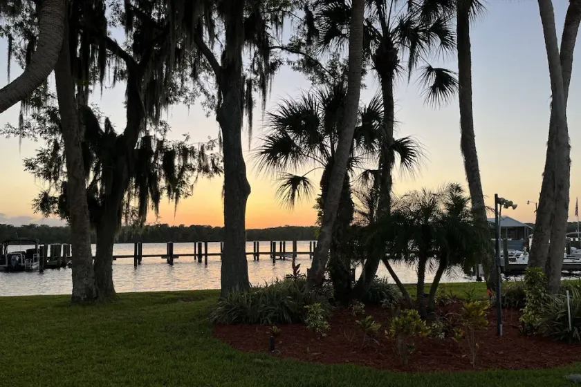 Riverfront Views! Fishing and Boating on the St. John's River, Pool, Boat Slip, All New Furnishings! - Image 1