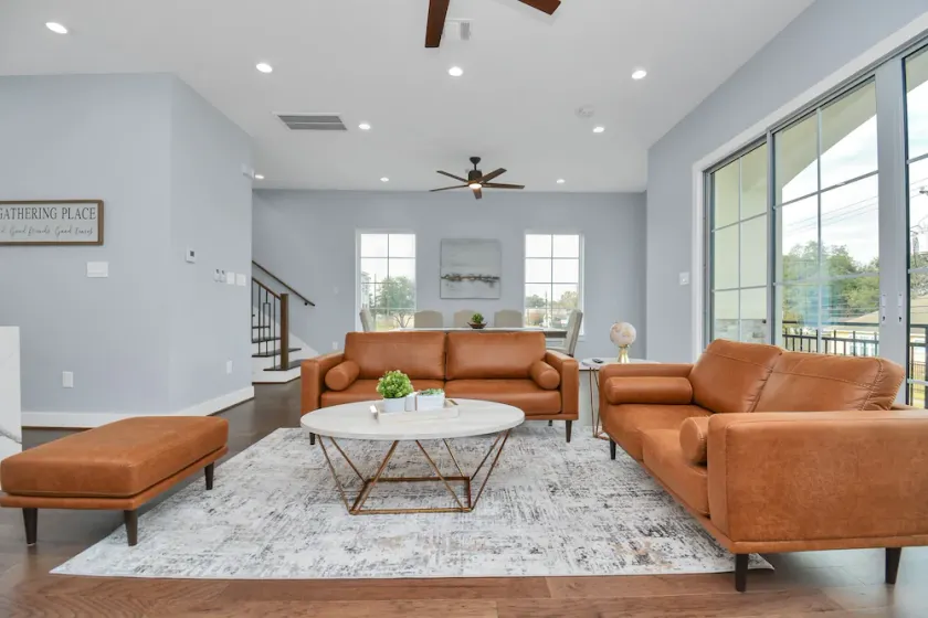 New Luxury Stay mins from Downtown w/ dreamy common area - Image 1