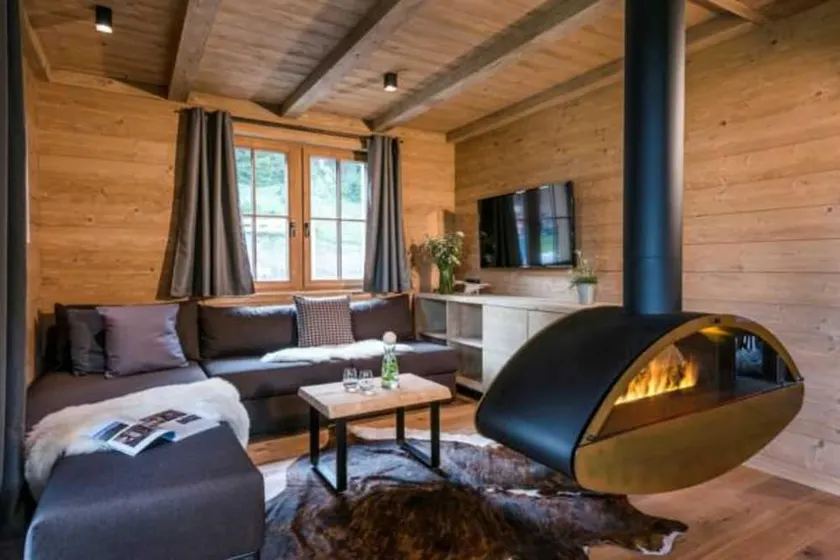 Berggold Chalet - LA SOA Chalets & Event Lodge - Image 1