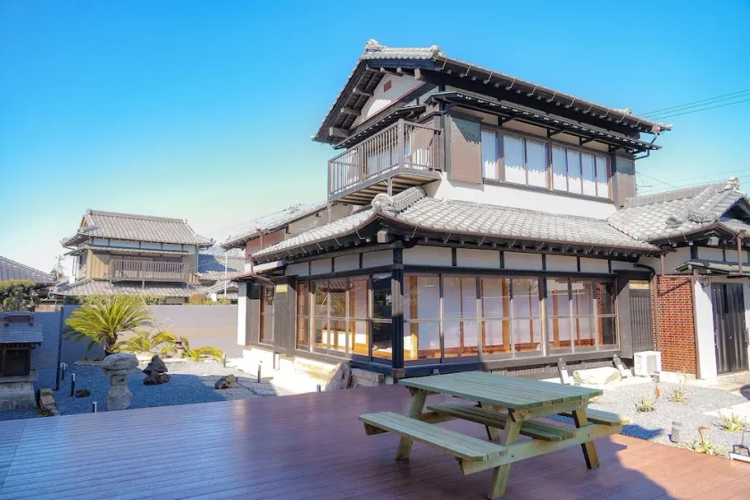 Jun Resort 月 - Image 1