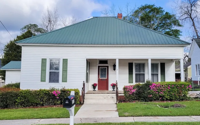The Cottage on 5th - Image 1