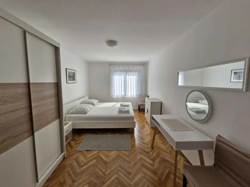 Holiday apartment close to the centre - Image 1