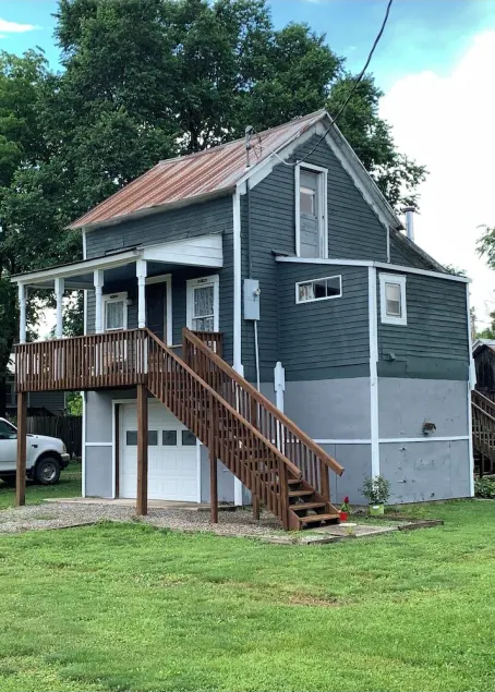 Quiet Riverfront Cottage on Missouri River - Image 1