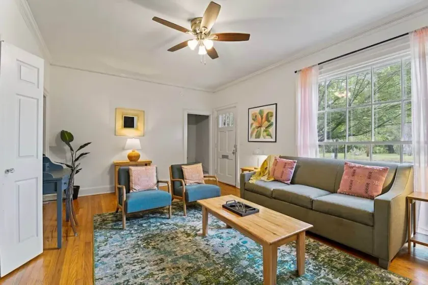 Near University & Dining- Garden District Dwelling - Image 1