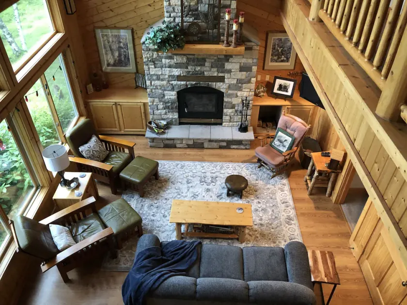 4BR/2BA Lakeside Home ideal for experiencing the beauty of the North Woods - Image 1